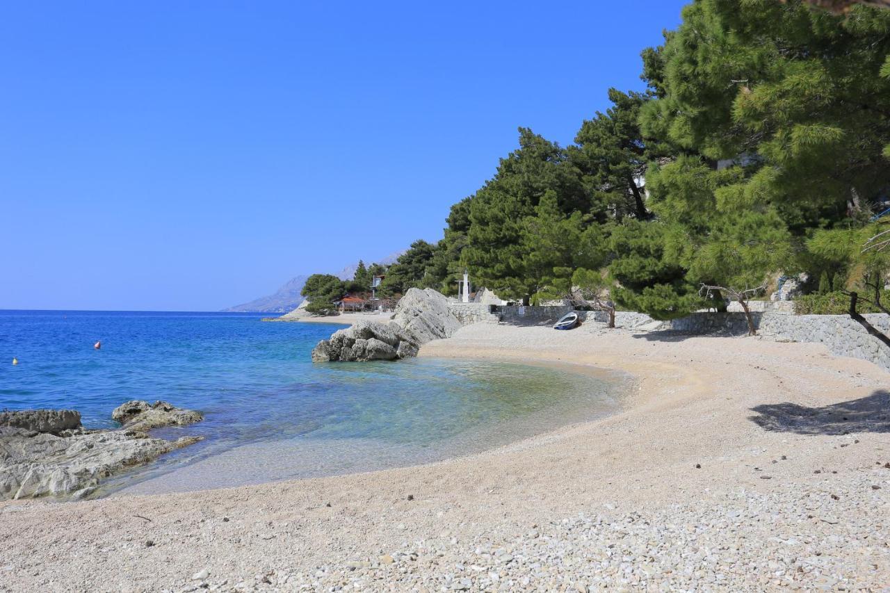 Apartments With A Parking Space Brela, Makarska - 6043 Dış mekan fotoğraf