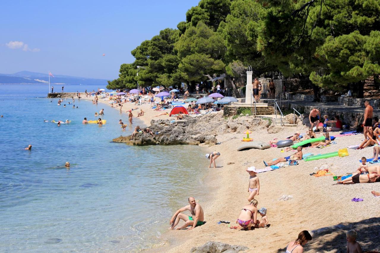 Apartments With A Parking Space Brela, Makarska - 6043 Dış mekan fotoğraf