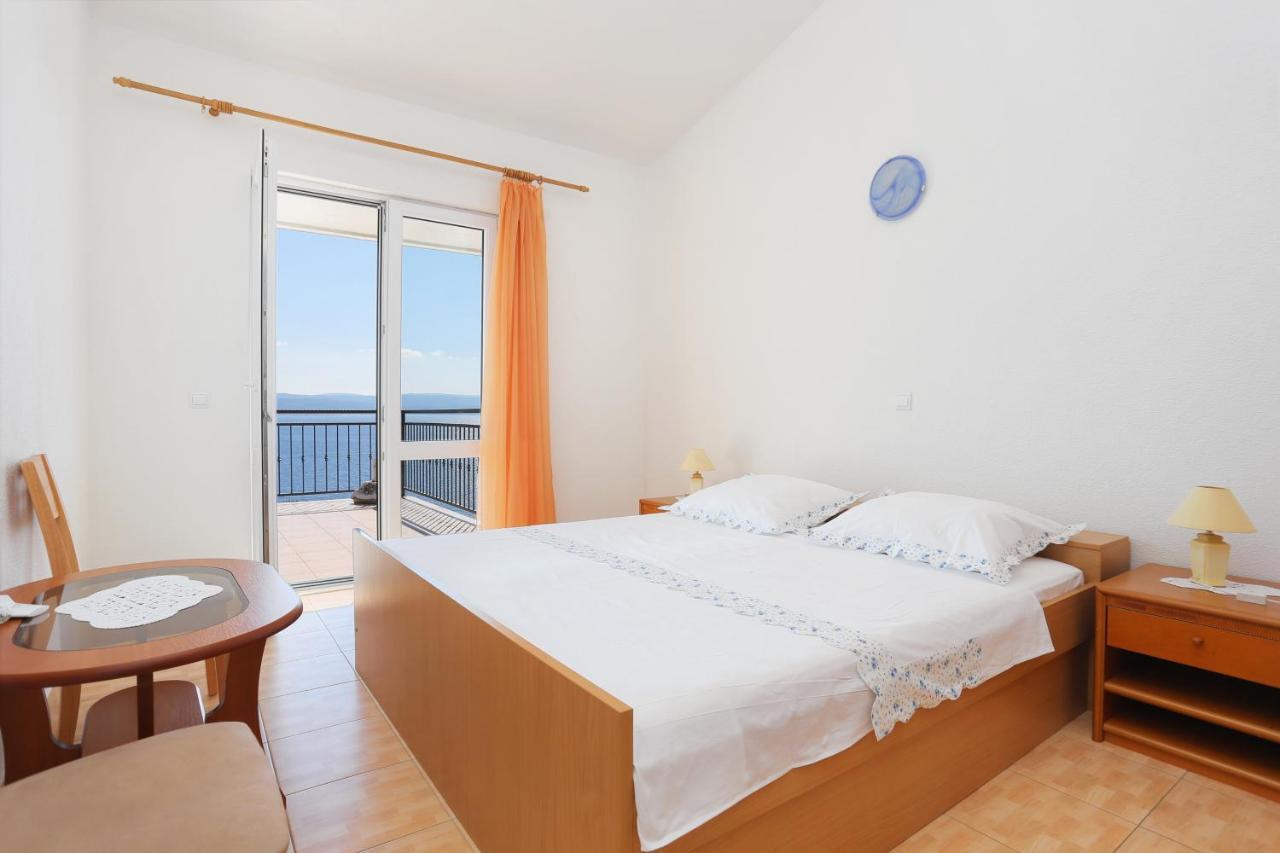 Apartments With A Parking Space Brela, Makarska - 6043 Dış mekan fotoğraf