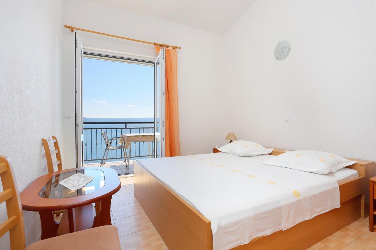 Apartments With A Parking Space Brela, Makarska - 6043 Dış mekan fotoğraf