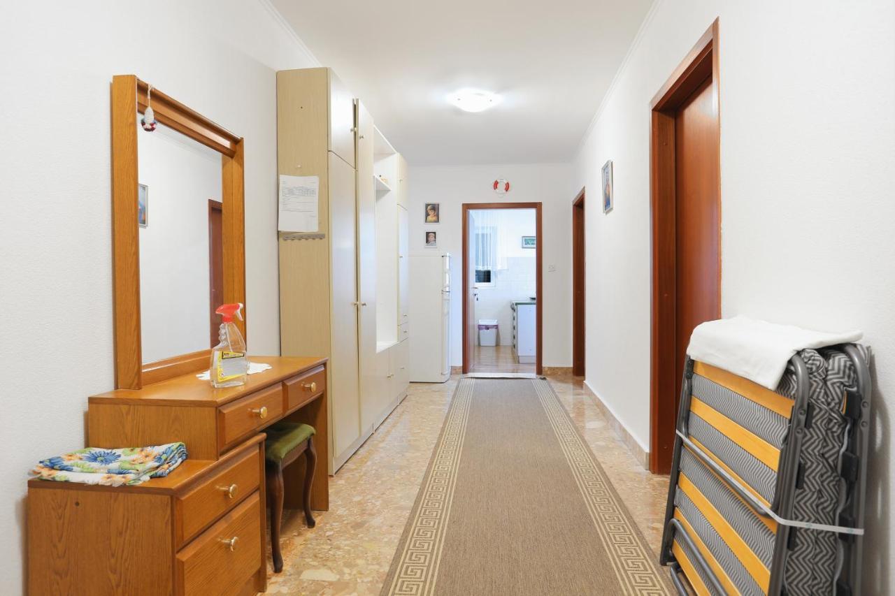 Apartments With A Parking Space Brela, Makarska - 6043 Dış mekan fotoğraf